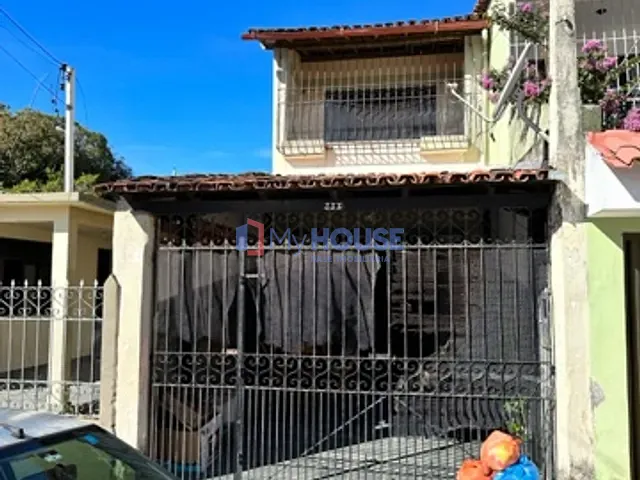 Sobrado 3 quartos e 2 banheiros, à venda, no bairro Pontal em Ilhéus