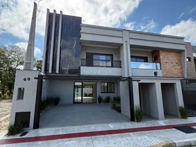 Sobrado 3 quartos e 4 banheiros, à venda, no bairro Areias em Camboriú