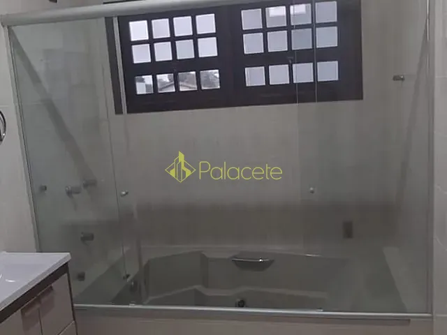 Sobrado com 300m² 3 quartos e 3 banheiros, à venda, no bairro Vila São Judas Tadeu em Pindamonhangaba