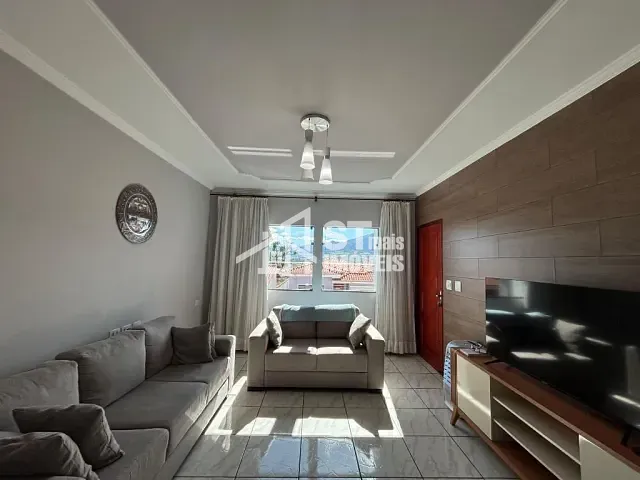 Sobrado com 200m² 2 quartos e 2 banheiros, à venda, no bairro Jd Ipe em Andradas