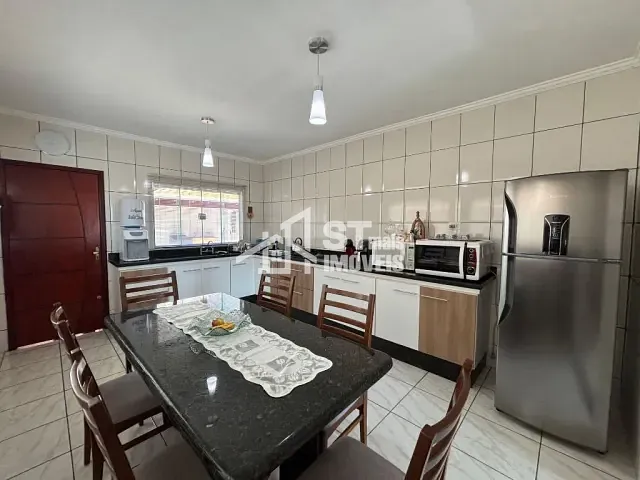 Sobrado com 200m² 2 quartos e 2 banheiros, à venda, no bairro Jd Ipe em Andradas