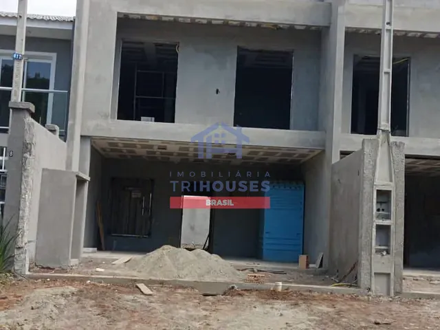 Sobrado 3 quartos e 2 banheiros, à venda, no bairro Cidade Jardim em São José dos Pinhais