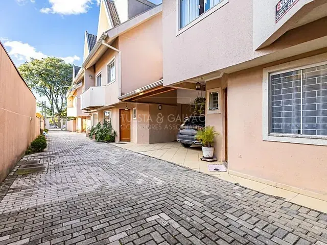 Sobrado com 152m² 3 quartos e 3 banheiros, à venda, no bairro Capão da Imbuia em Curitiba
