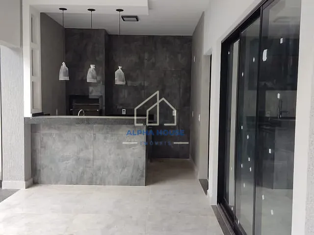 Sobrado com 186m² 4 quartos e 3 banheiros, à venda, no bairro Parque São Domingos em Pindamonhangaba