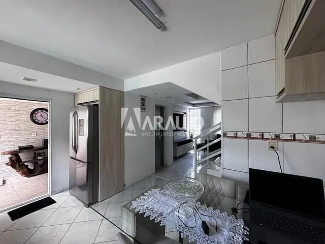 Sobrado com 187m² 3 quartos e 4 banheiros, à venda, no bairro São Vicente em Itajaí