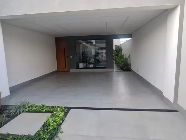 Sobrado com 190m² 4 quartos e 2 banheiros, à venda, no bairro Jardim Cristalino em Aparecida de Goiânia
