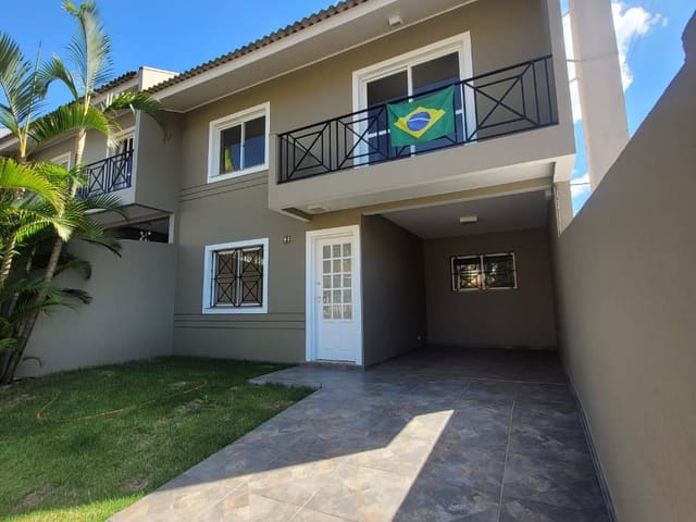 Sobrado com 111m² 3 quartos e 3 banheiros, à venda, no bairro Estrela em Ponta Grossa