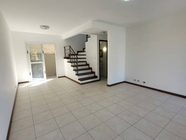 Sobrado com 111m² 3 quartos e 3 banheiros, à venda, no bairro Estrela em Ponta Grossa