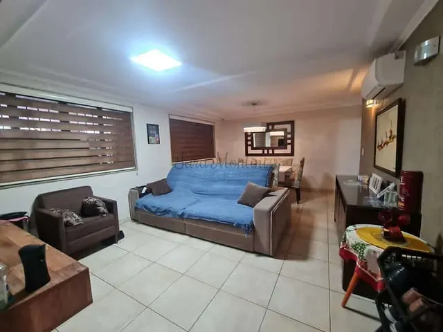 Sobrado com 195m², à venda, no bairro Jardim Record em Taboão da Serra