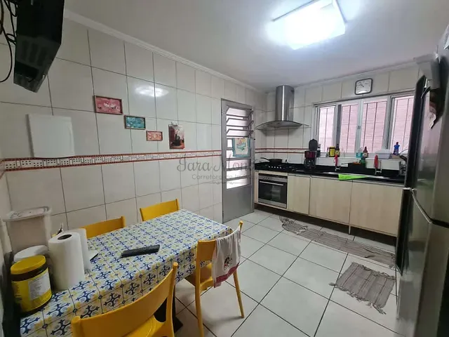 Sobrado com 195m², à venda, no bairro Jardim Record em Taboão da Serra