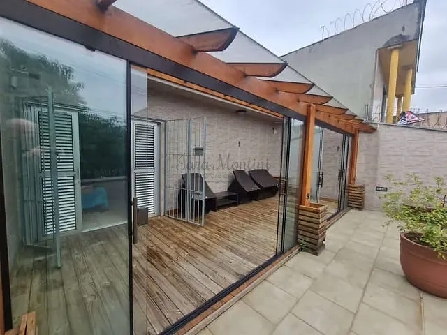 Sobrado com 195m², à venda, no bairro Jardim Record em Taboão da Serra