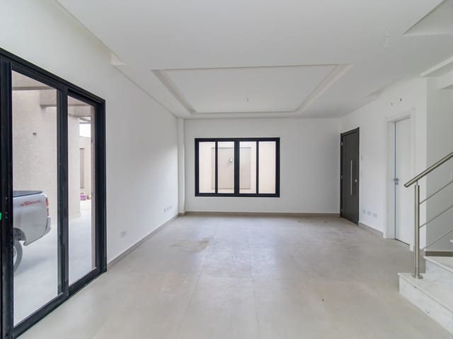 Sobrado com 83m², à venda, no bairro Boqueirão em Curitiba
