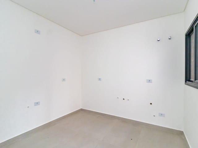 Sobrado com 83m², à venda, no bairro Boqueirão em Curitiba