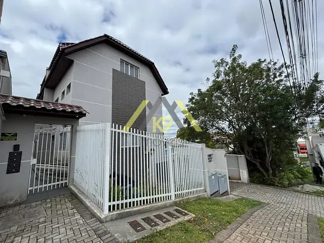 Sobrado com 170m² 3 quartos e 4 banheiros, à venda, no bairro Guaraituba em Colombo