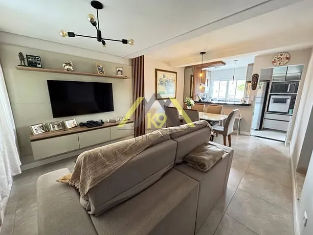 Sobrado com 170m² 3 quartos e 4 banheiros, à venda, no bairro Guaraituba em Colombo