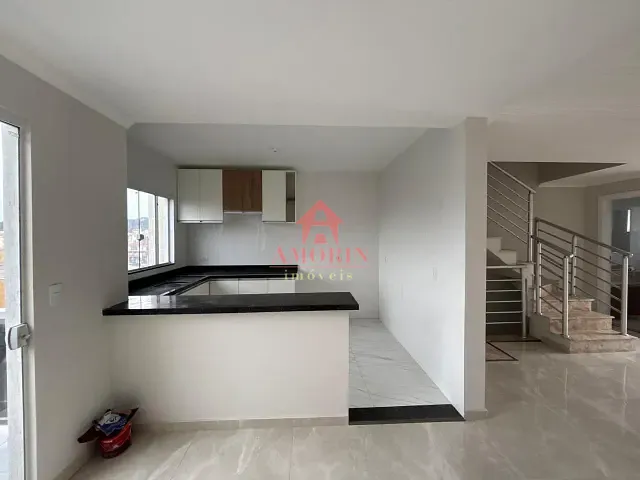 Sobrado com 171m² 3 quartos e 3 banheiros, à venda, no bairro Fazendinha em Curitiba