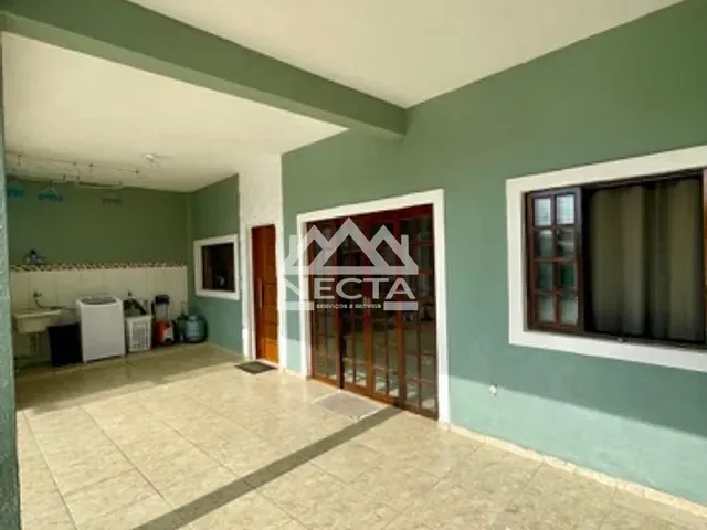 Sobrado com 250m² 3 quartos e 3 banheiros, à venda, no bairro Poiares em Caraguatatuba