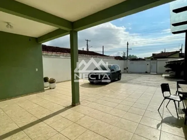 Sobrado com 250m² 3 quartos e 3 banheiros, à venda, no bairro Poiares em Caraguatatuba
