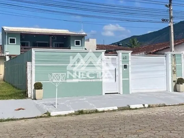 Sobrado com 250m² 3 quartos e 3 banheiros, à venda, no bairro Poiares em Caraguatatuba