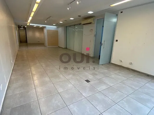 Sobrado com 188m² 4 quartos e 2 banheiros, para alugar, no bairro Vila Olímpia em São Paulo