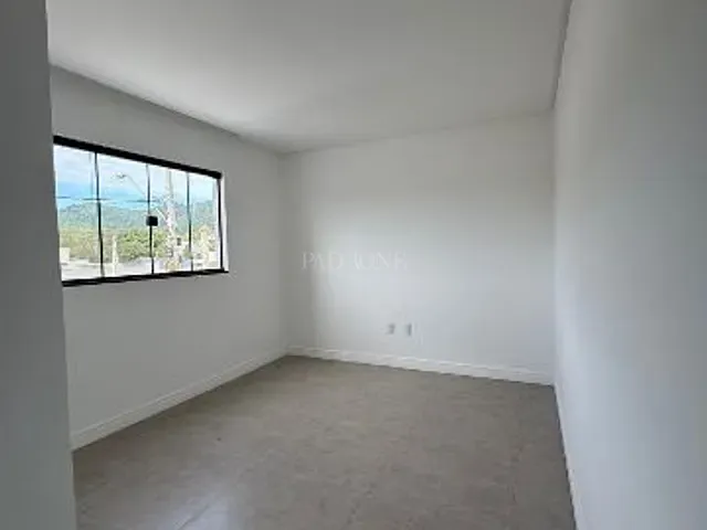 Sobrado com 102m² 2 quartos e 1 banheiro, à venda, no bairro Rio pequeno  em Camboriú
