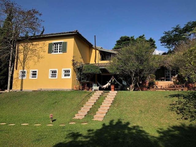 Sobrado com 1789m² 3 quartos e 4 banheiros, à venda, no bairro Parque Dom Henrique em Cotia