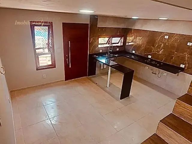 Sobrado 3 quartos e 2 banheiros, à venda, no bairro Serrano em Canela