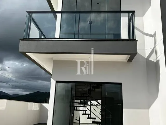 Sobrado 2 quartos e 2 banheiros, à venda, no bairro Br Felice em Tijucas