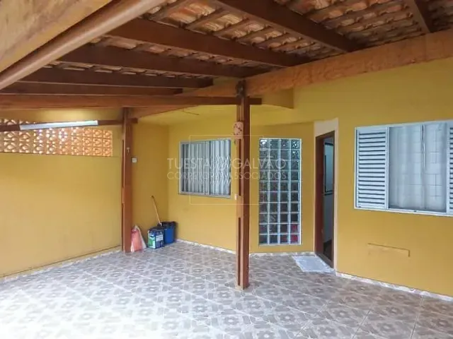 Sobrado com 115m² 3 quartos e 2 banheiros, à venda, no bairro Xaxim em Curitiba
