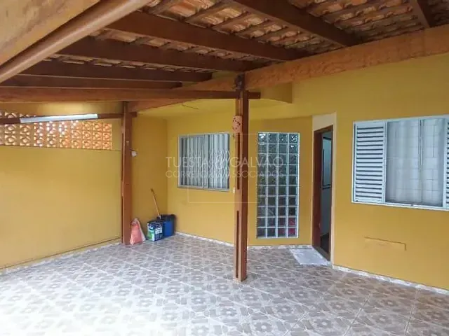 Sobrado com 115m² 3 quartos e 2 banheiros, à venda, no bairro Xaxim em Curitiba