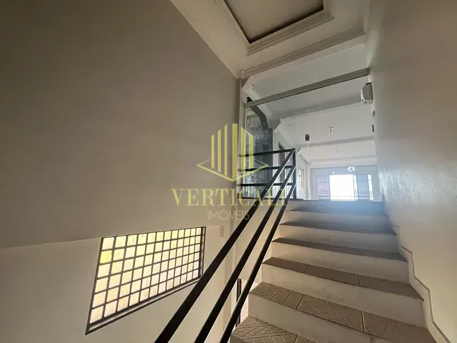 Sobrado com 360m², para alugar, no bairro Bosque da Saúde em Cuiabá