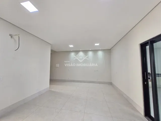 Sobrado 3 quartos e 3 banheiros, à venda, no bairro Jardim Maringá em Sinop