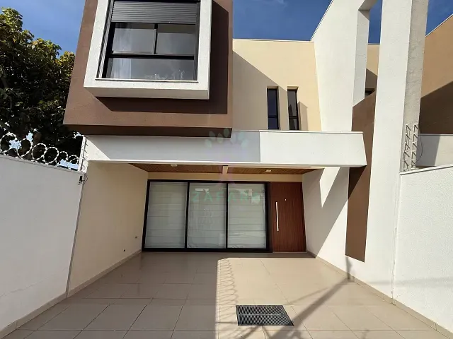 Sobrado com 180m² 3 quartos e 4 banheiros, à venda ou para alugar, no bairro Vila Nascente em Campo Grande
