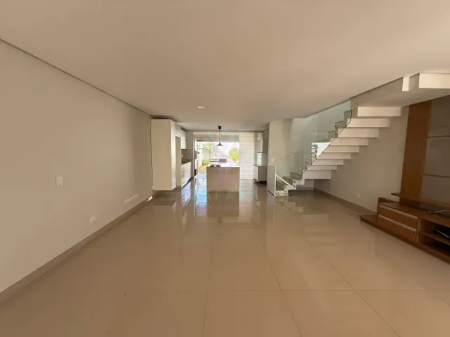 Sobrado com 180m² 3 quartos e 4 banheiros, à venda ou para alugar, no bairro Vila Nascente em Campo Grande