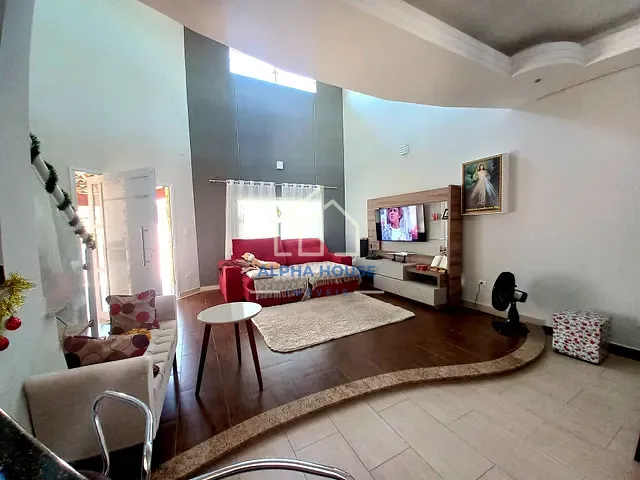 Sobrado com 250m² 2 quartos e 2 banheiros, à venda, no bairro Residencial Pasin em Pindamonhangaba