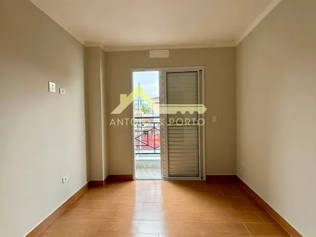 Sobrado 3 quartos e 2 banheiros, à venda, no bairro Parque Vitória em São Paulo