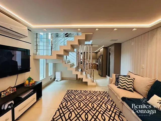 Sobrado com 150m² 3 quartos e 3 banheiros, à venda, no bairro Parque Lagoa Dourada em Maringá