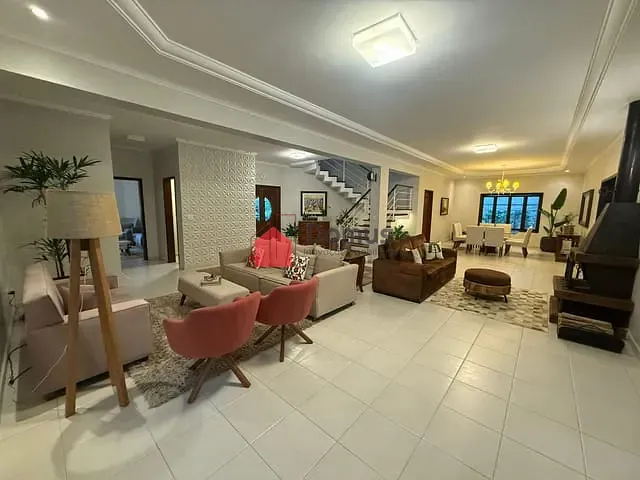 Sobrado com 700m² 3 quartos e 5 banheiros, à venda ou para alugar, no bairro Nossa Senhora do Perpétuo Socorro em Pindamonhangaba