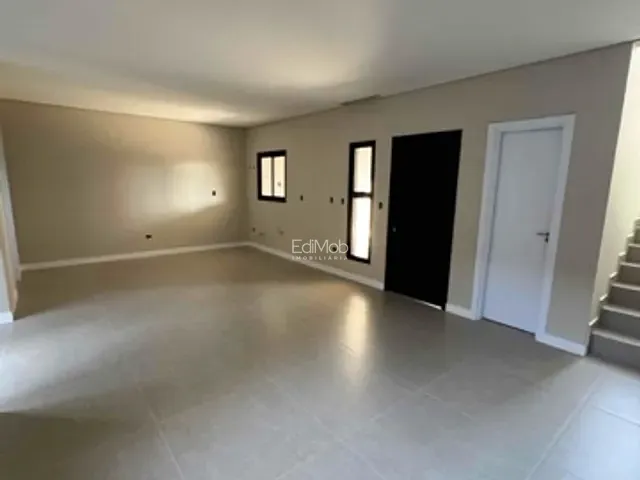 Sobrado com 152m² 3 quartos e 3 banheiros, à venda, no bairro Cancelli em Cascavel