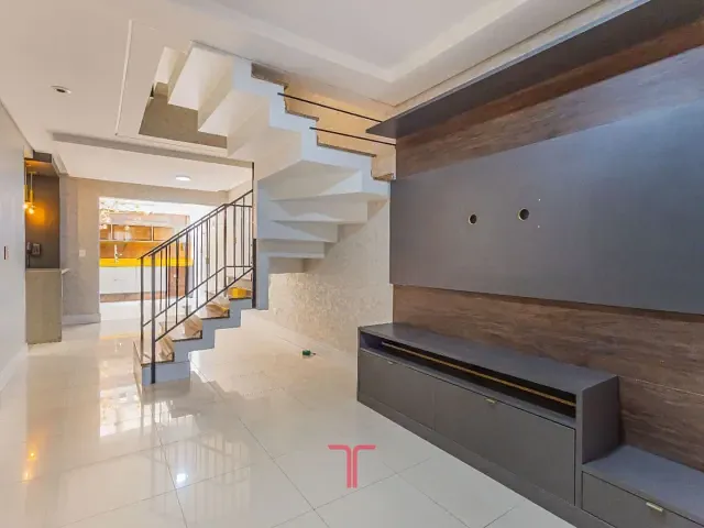 Sobrado com 108m² 4 quartos e 4 banheiros, à venda, no bairro Jardim das Américas em Curitiba