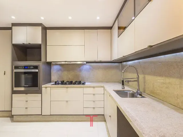 Sobrado com 108m² 4 quartos e 4 banheiros, à venda, no bairro Jardim das Américas em Curitiba