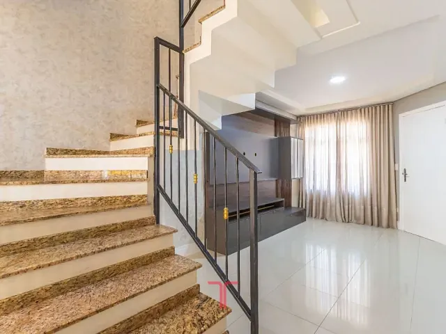 Sobrado com 108m² 4 quartos e 4 banheiros, à venda, no bairro Jardim das Américas em Curitiba