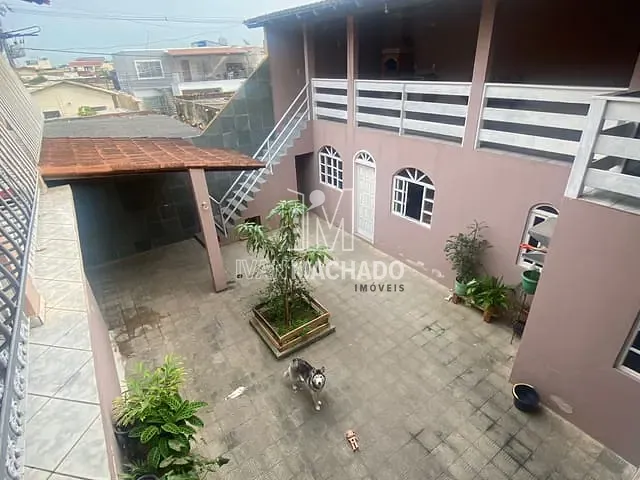 Casa com 380m² 3 quartos e 2 banheiros, à venda, no bairro Parque Residencial Laranjeiras em Serra