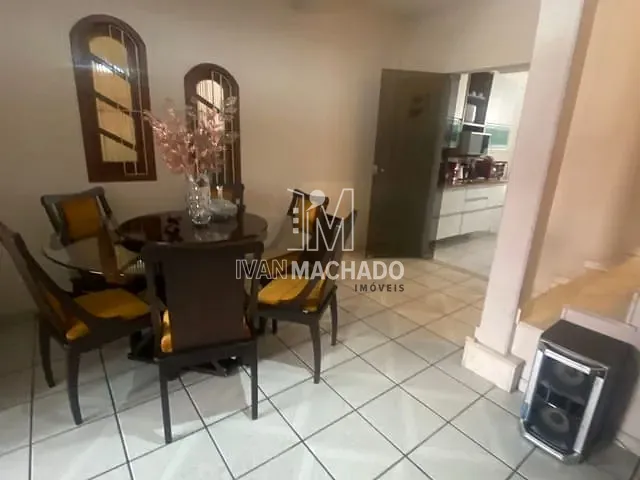 Casa com 380m² 3 quartos e 2 banheiros, à venda, no bairro Parque Residencial Laranjeiras em Serra