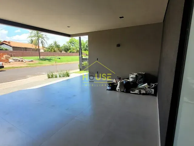 Sobrado com 210m² 3 quartos e 5 banheiros, à venda, no bairro Cecap II em Votuporanga