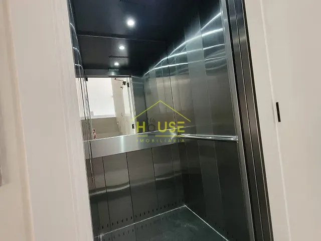 Sobrado com 210m² 3 quartos e 5 banheiros, à venda, no bairro Cecap II em Votuporanga
