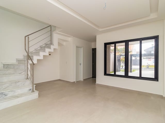 Sobrado com 110m², à venda, no bairro Boqueirão em Curitiba