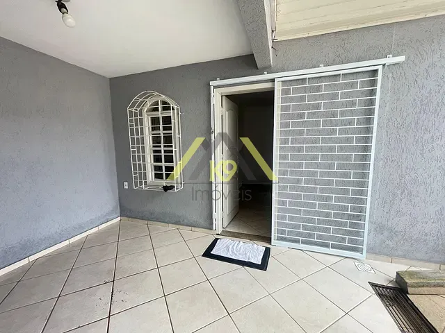 Sobrado com 200m² 3 quartos e 1 banheiro, à venda, no bairro Rio Verde em Colombo