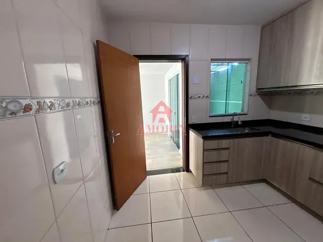 Sobrado com 122m² 3 quartos e 3 banheiros, para alugar, no bairro Fazendinha em Curitiba