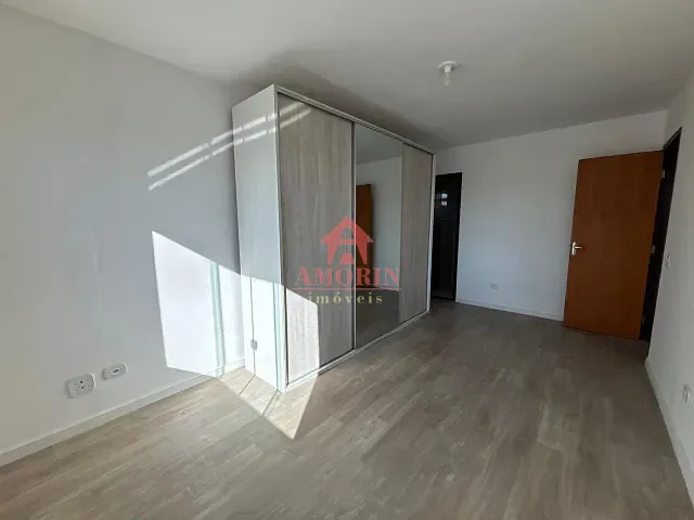 Sobrado com 122m² 3 quartos e 3 banheiros, para alugar, no bairro Fazendinha em Curitiba